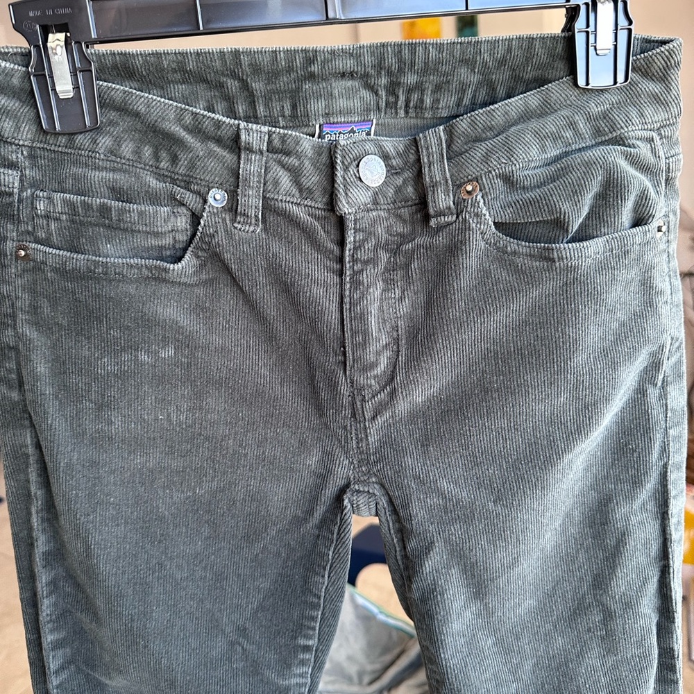 Patagonia woman’s 26 corduroy pants